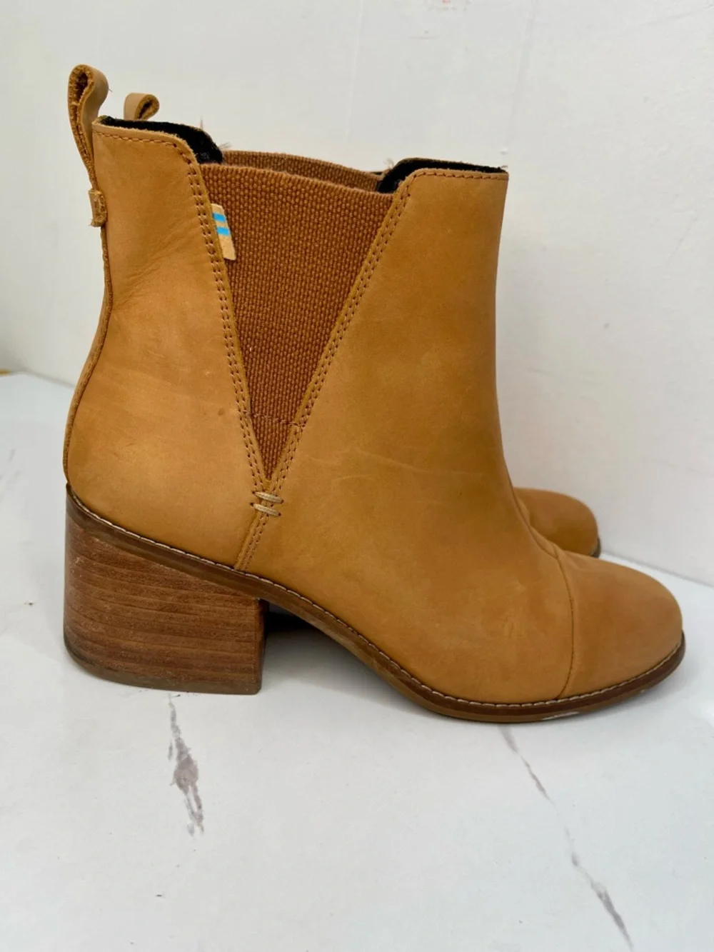 Women's TOMS Esme Brown Leather Ankle Boots Booties Size 9 Chelsea Ankle Boots